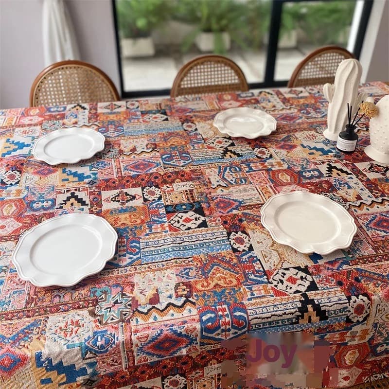 Retro boho stila žakarda galdauts ar ģeometrisku rakstu